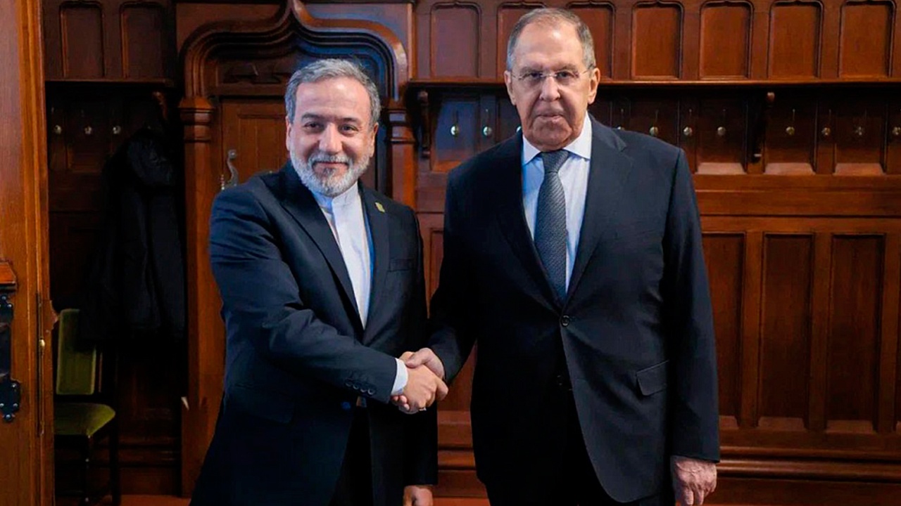 Лавров и Аракчи обсудили ближневосточный кризис