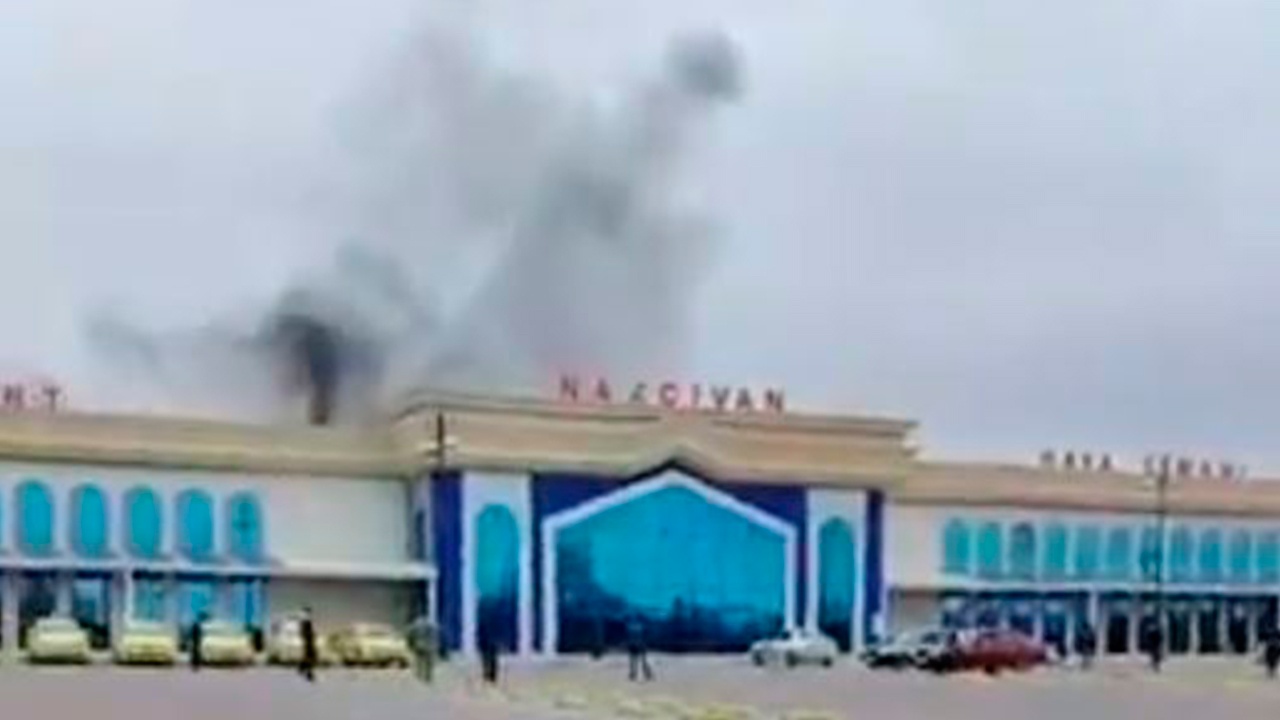 Беспилотник повредил крышу в аэропорту Нахичевани