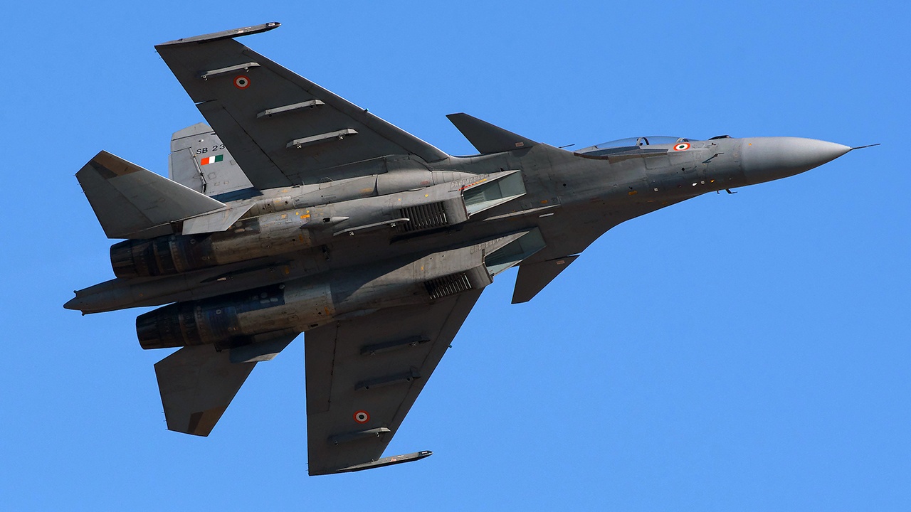 Истребитель ВВС Индии рухнул в штате Ассам