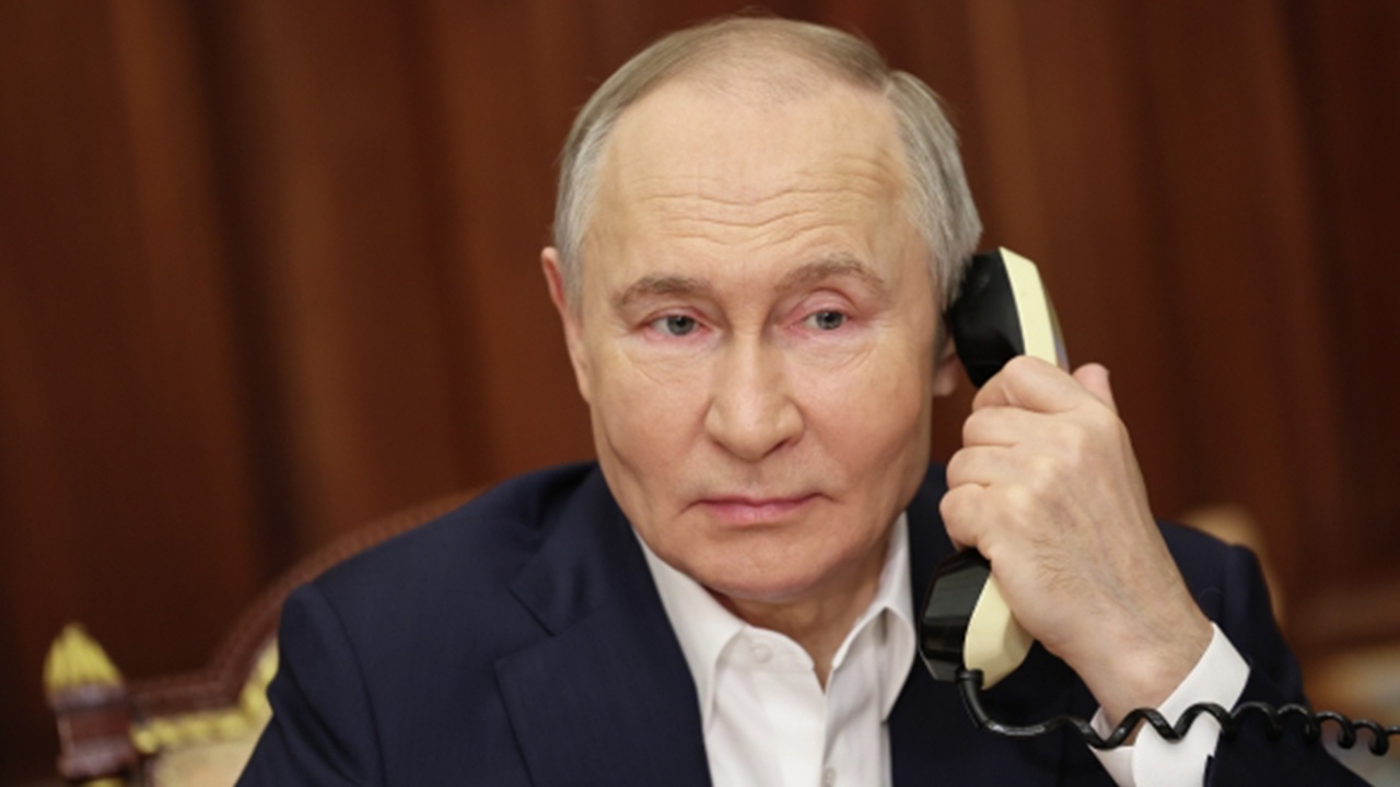 Путин и Трамп провели телефонный разговор