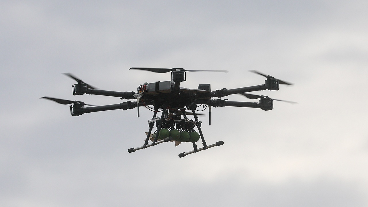 Пожар возник в нефтедобывающем эмирате ОАЭ из-за обломков беспилотника