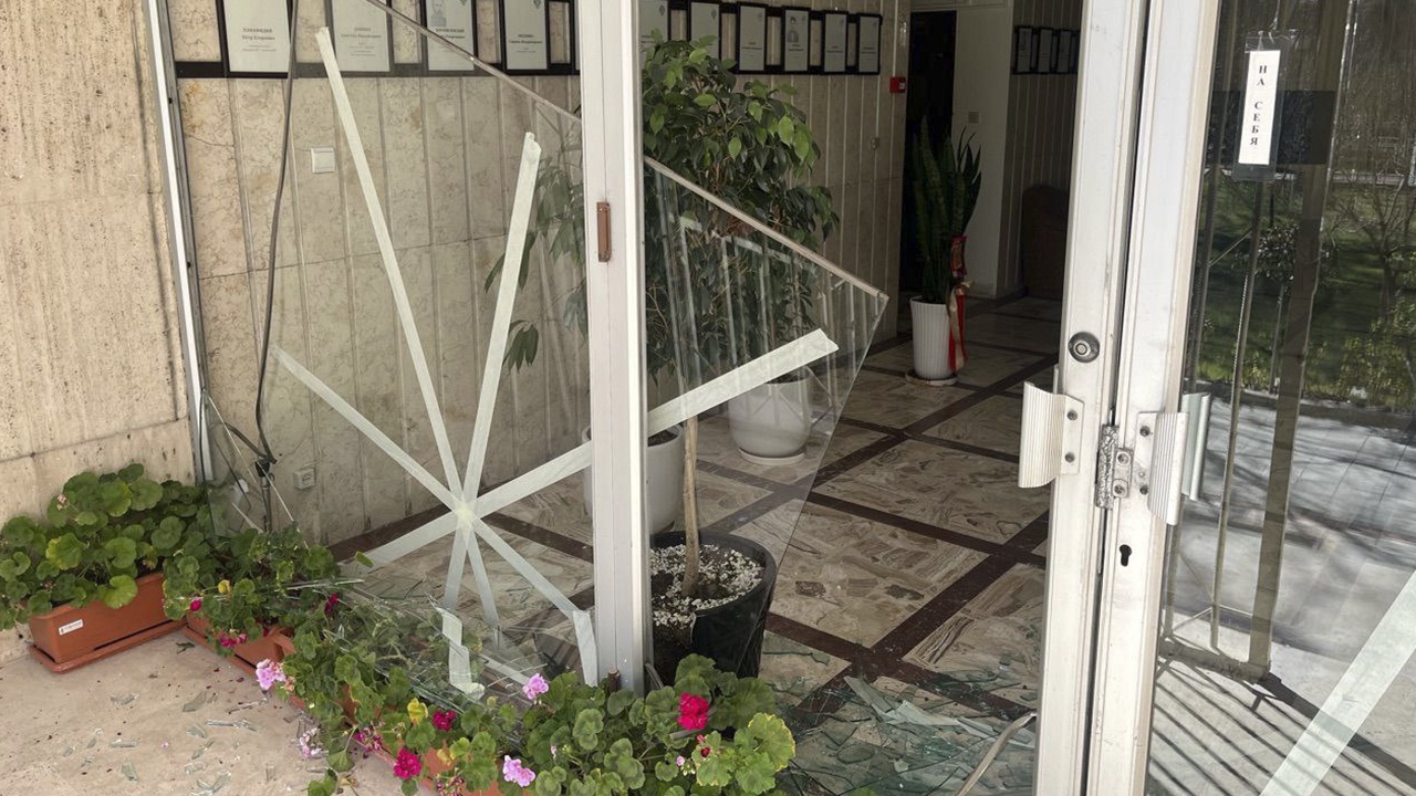 Захарова: здание генконсульства РФ в Иране пострадало из-за атак по региону