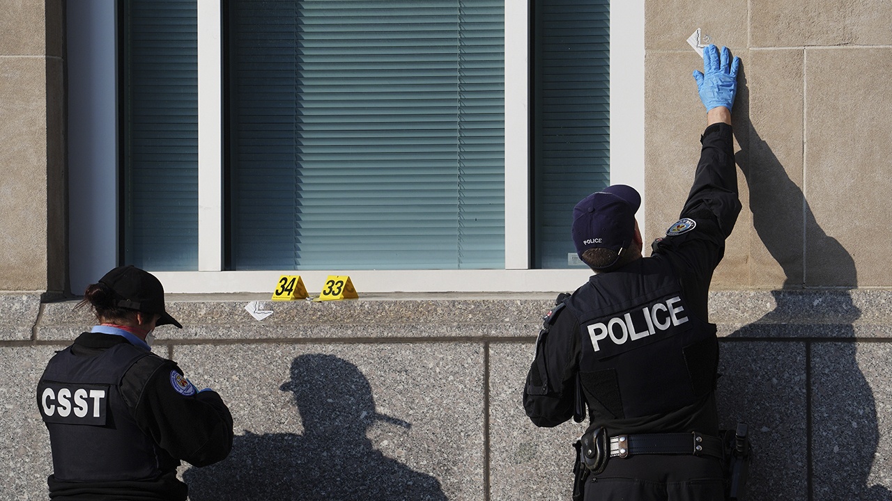 В Торонто неизвестные обстреляли консульство США