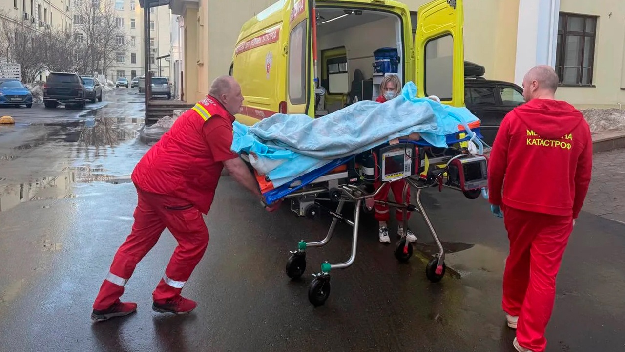 Минздрав: девятеро пострадавших при атаке на Брянск доставлены в Москву