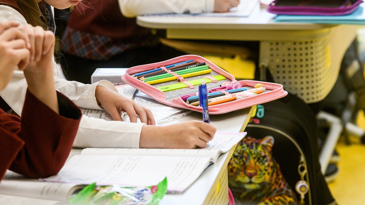 В Подмосковье запустили нейросеть для проверки тетрадей учеников