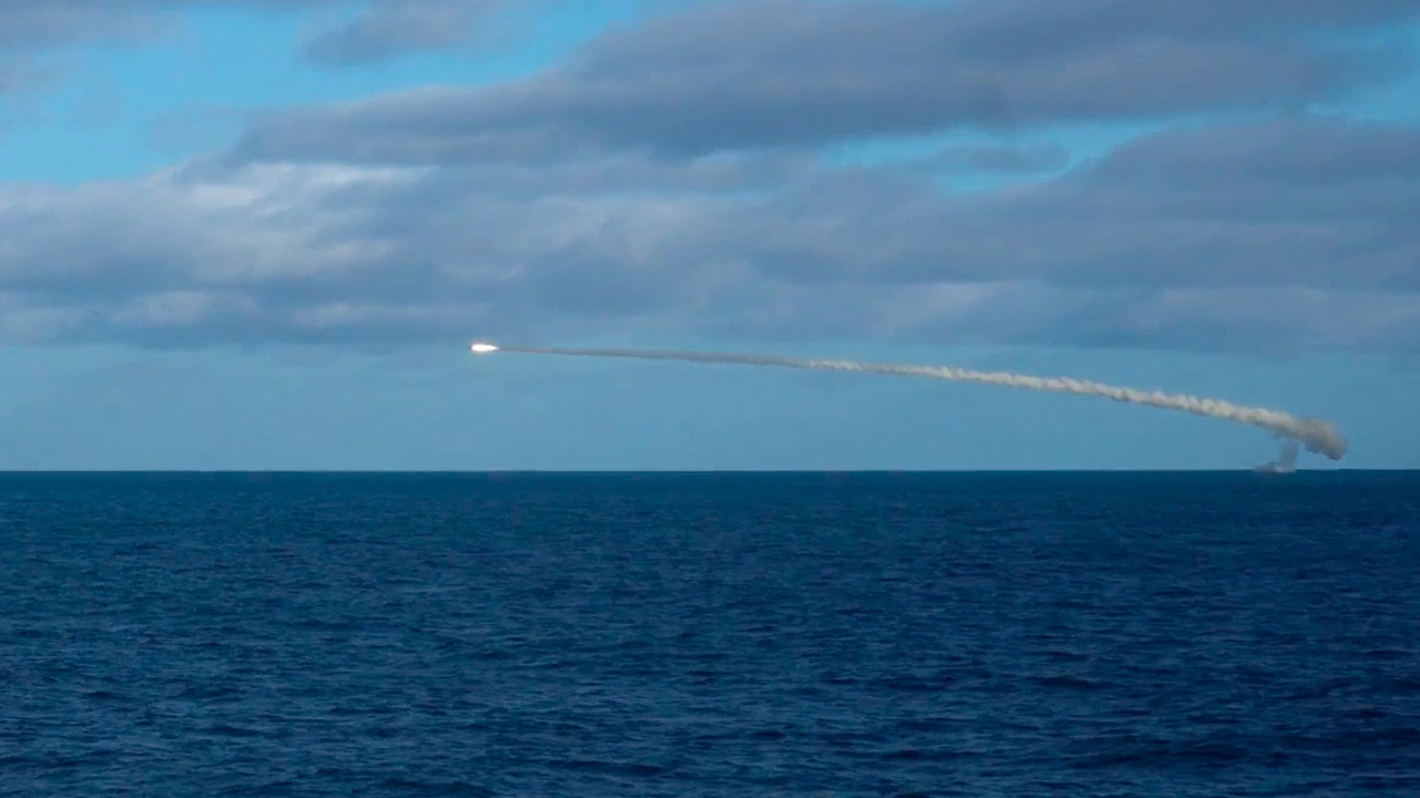 Атомный подводный ракетный крейсер «Казань» поразил морскую мишень