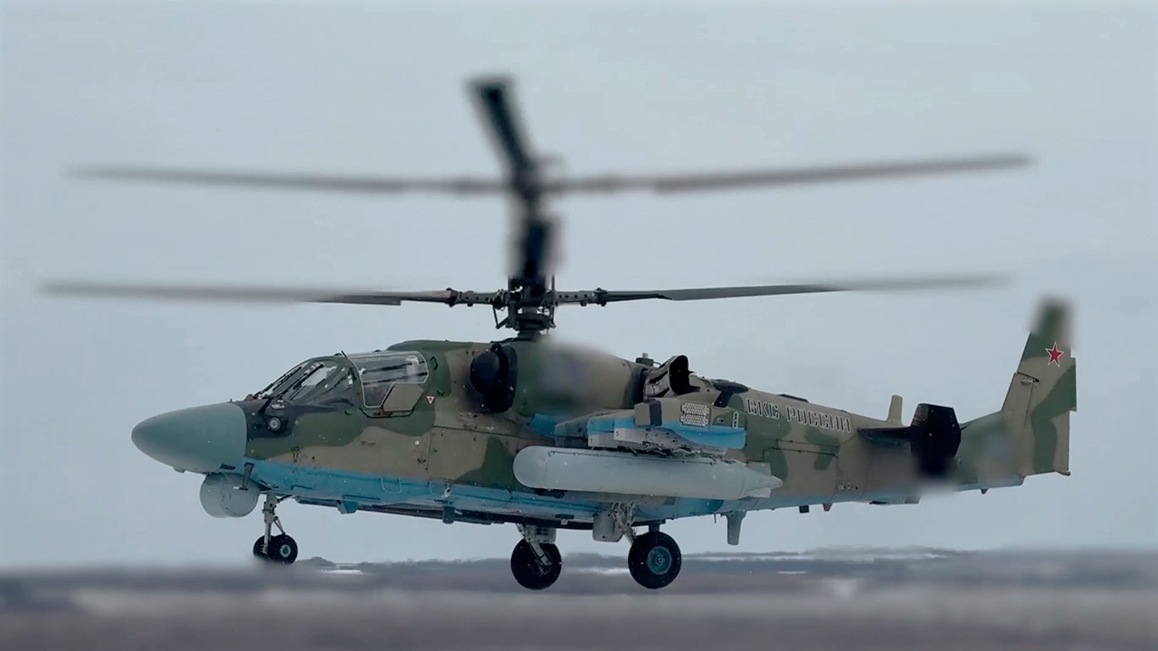 Ка-52М сжег технику ВСУ в зоне ответственности ГрВ «Север»