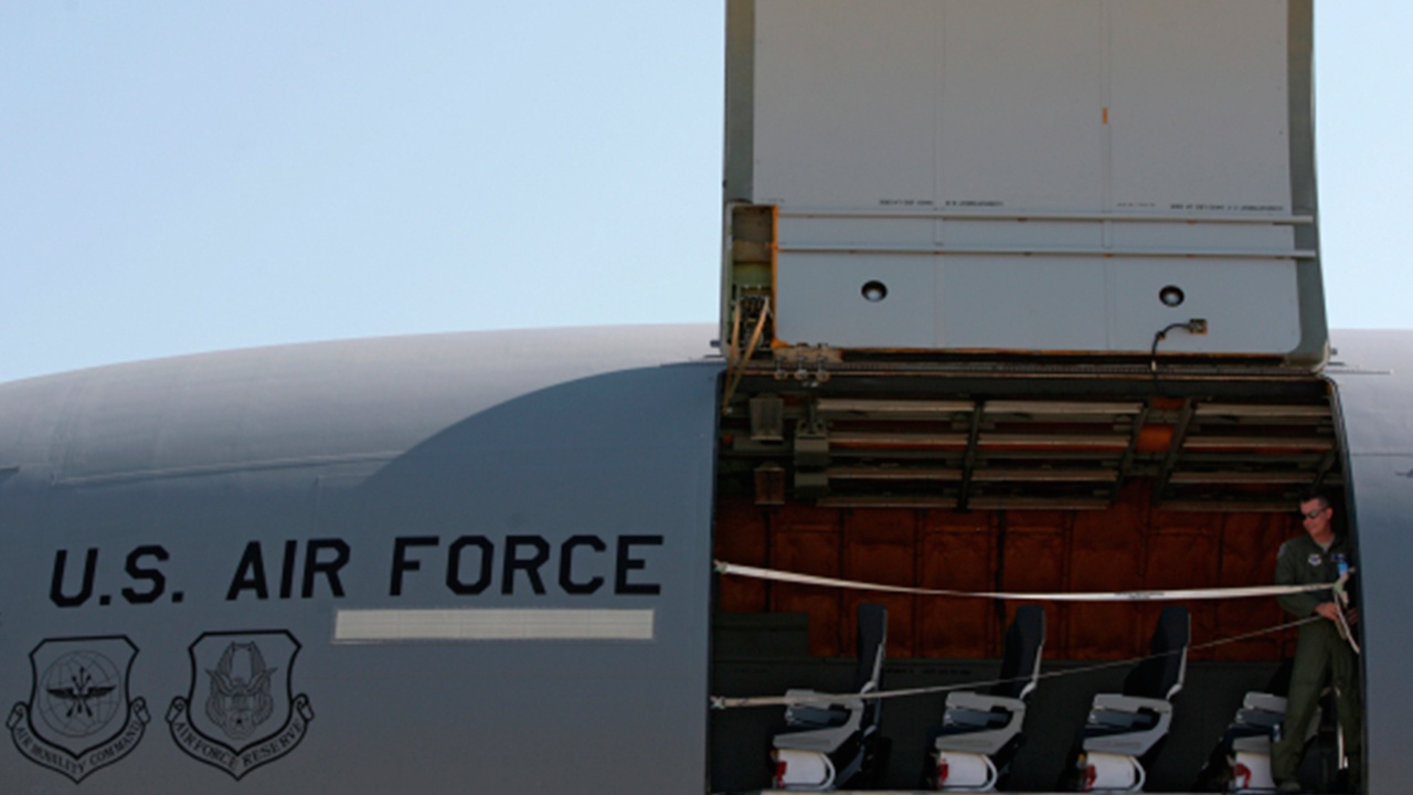 США сообщили о потере самолета-заправщика в небе над Ираком