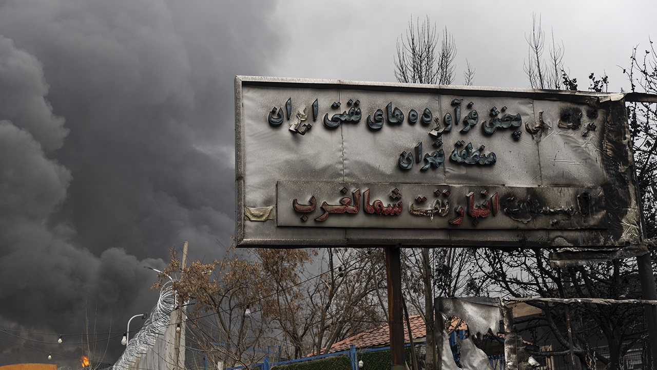 Хегсет: армия США нанесла удары по военным заводам Ирана 