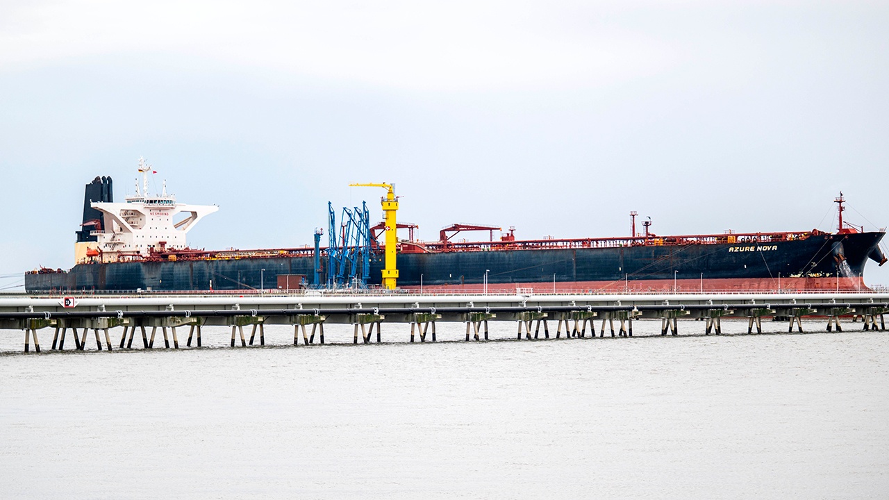 Посол: Иран пропустит индийские суда через Ормузский пролив