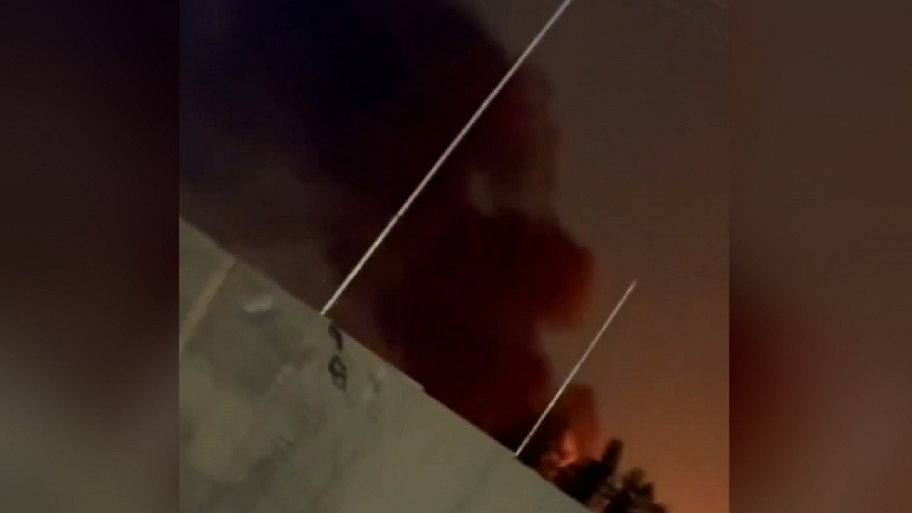 Сильный пожар разгорелся на базе США в Багдаде после прилета