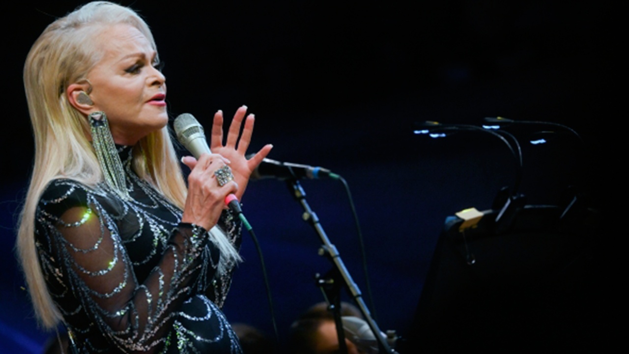 Долина через суд требует с мошенников более 170 млн рублей