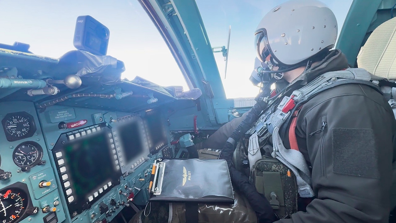 Экипаж Су-34 разрушил украинский пункт управления беспилотниками