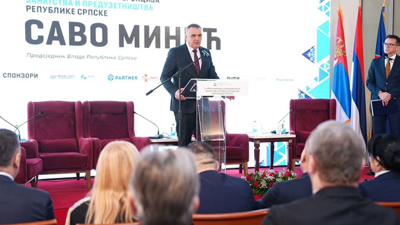 Премьер Республики Сербской БиГ подал в отставку, проработав полгода