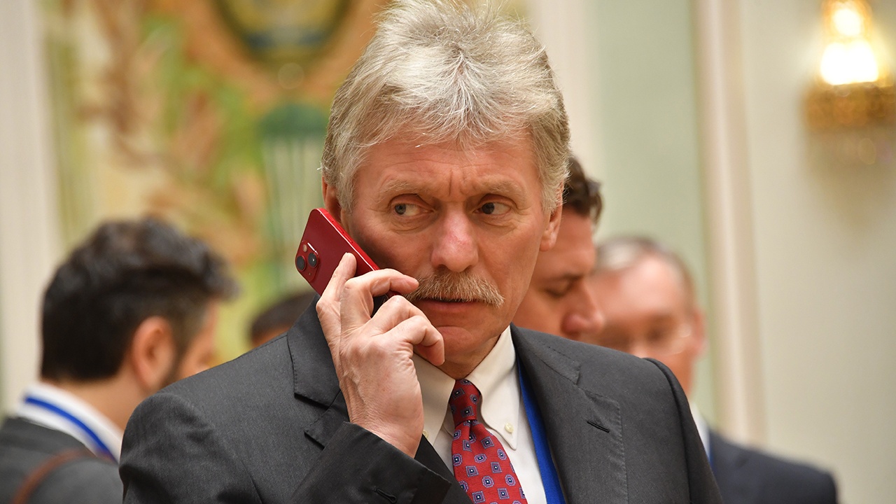 Песков: Кремль не комментирует вбросы США по Ирану