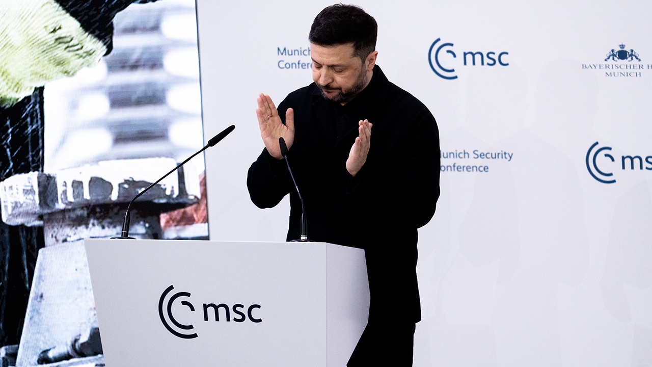 FT рассказала о подарке Зеленского, который так и не дошел до Трампа