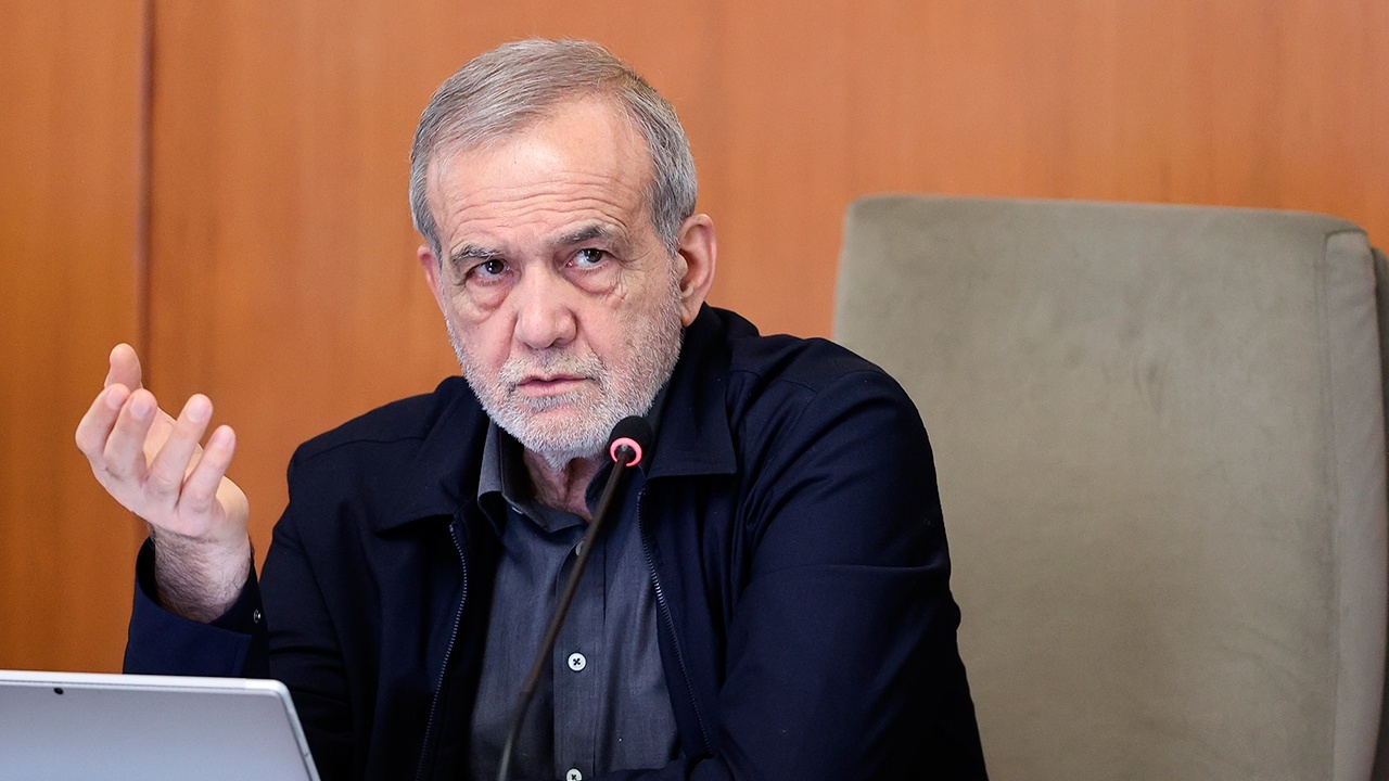 Пезешкиан: удары по энергетическим объектам Ирана затронут весь мир