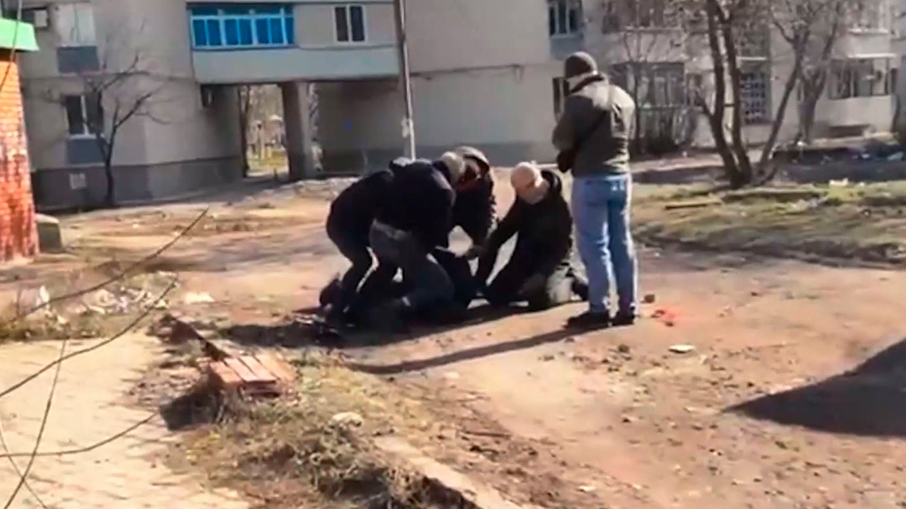 ФСБ предотвратила подрыв автомобиля у администрации ДНР