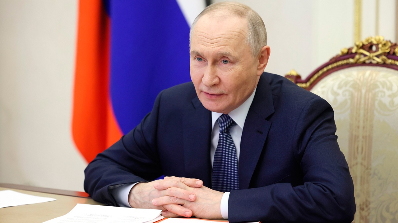 Путин поздравил российских мусульман с праздником Ураза-байрам