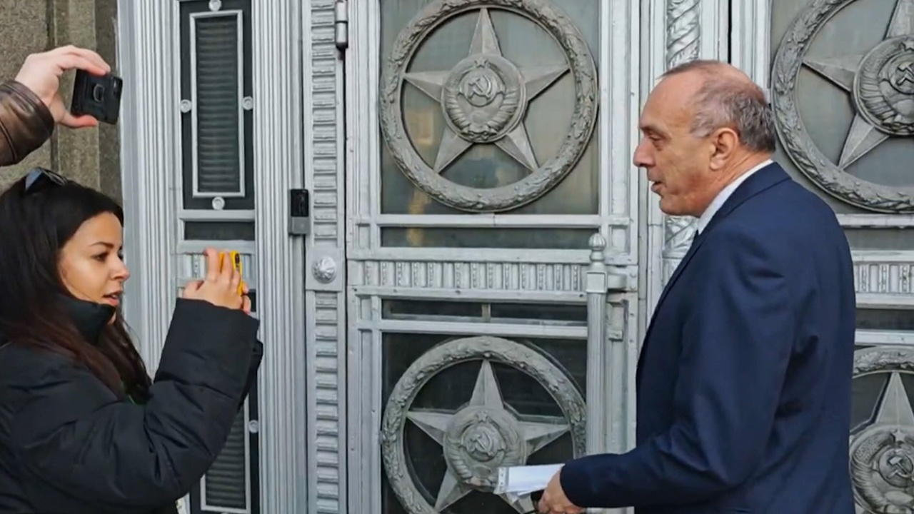 Посол Израиля в России прибыл в МИД после удара по журналистам в Ливане