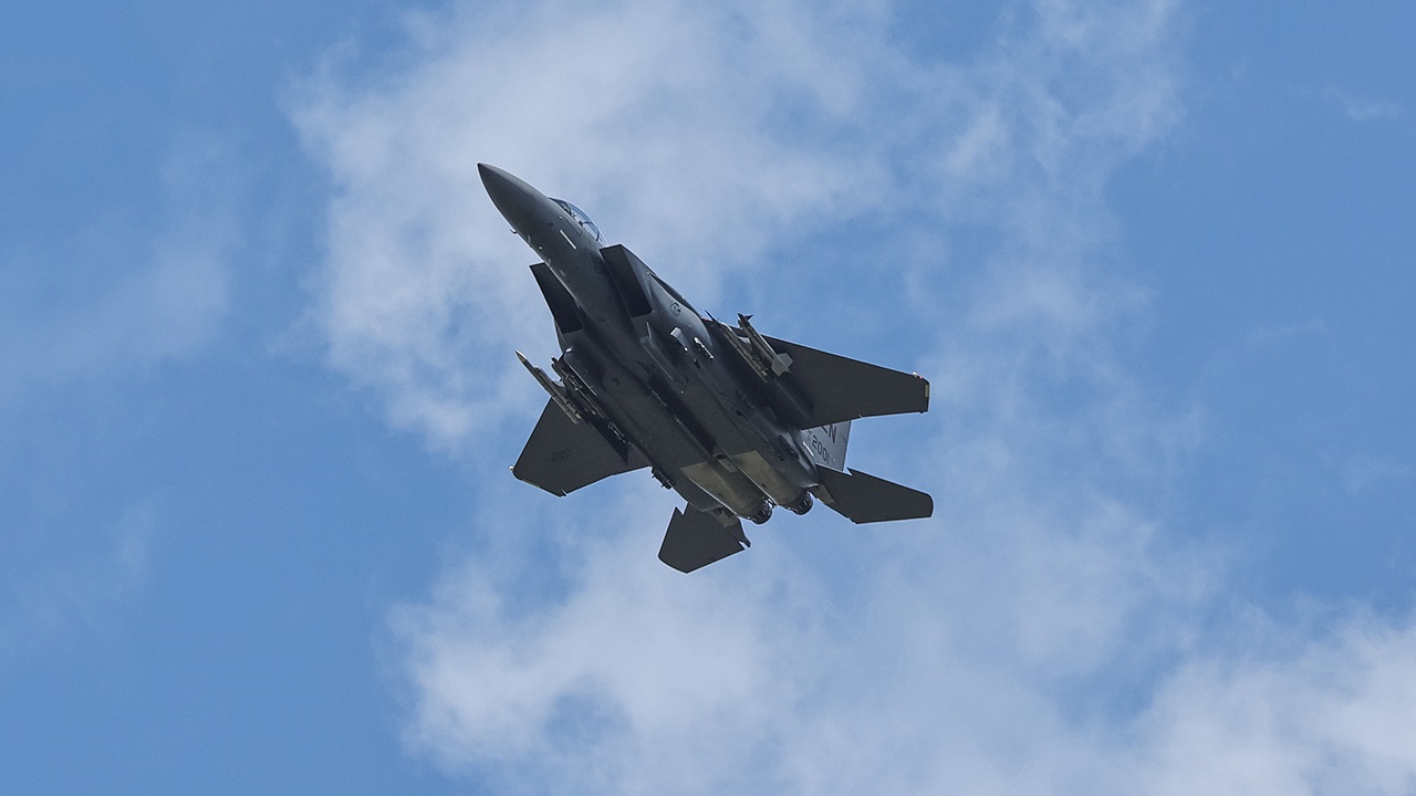 Силы ПВО Ирана перехватили истребитель F-15 в районе острова Ормуз