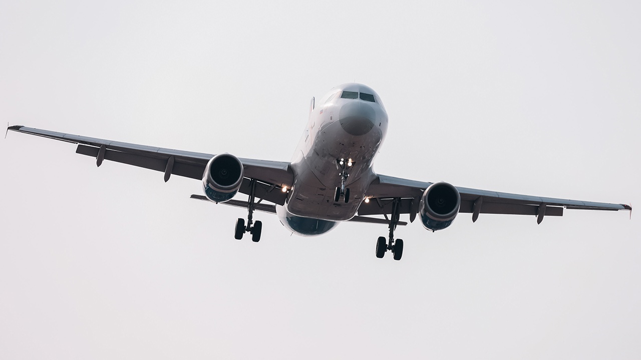 Стала известна причина сигнала бедствия самолета над Ленобластью