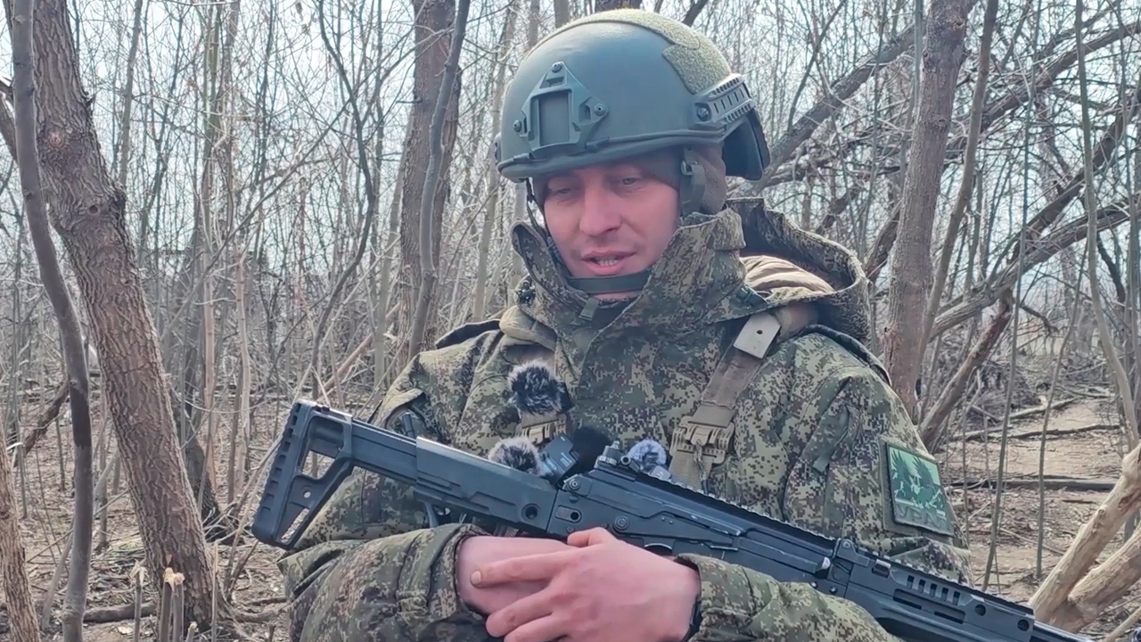 Герой РФ Ивикеев: при штурме Красноармейска бойцы помогали мирным жителям