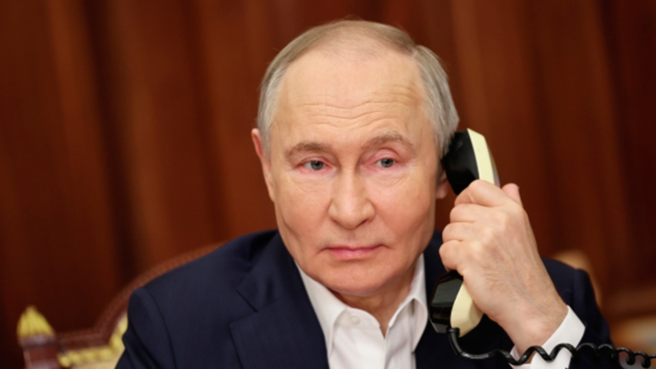 Путин обсудил с Пашиняном развитие двусторонних отношений с Арменией