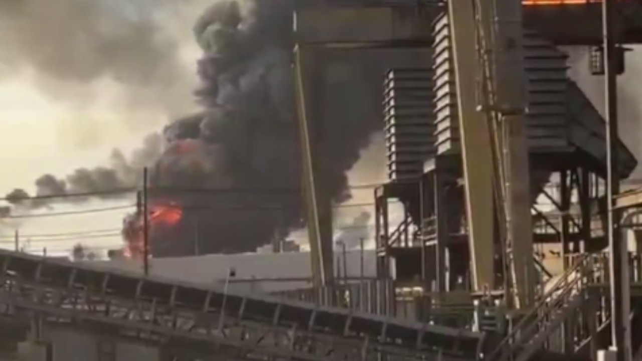 В штате Техас взорвался нефтеперерабатывающий завод