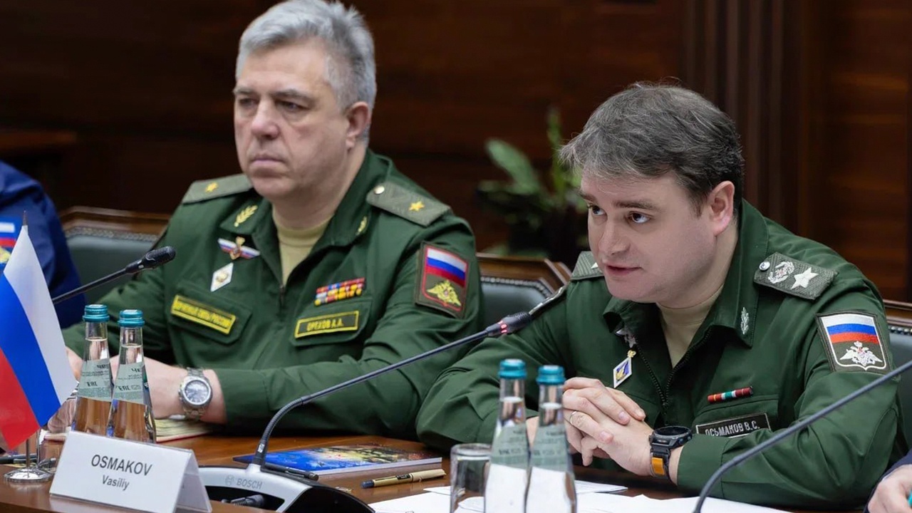 Замминистра обороны РФ Осьмаков провел встречу с командующим ВВС Эфиопии