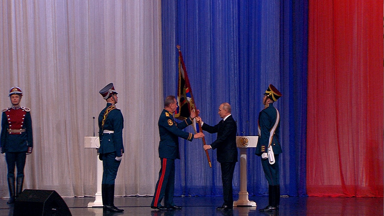 Путин вручил Золотову особый знак отличия 