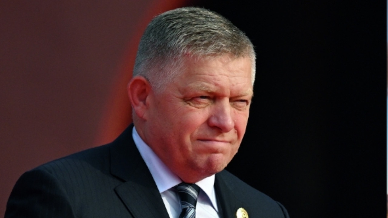 В Словакии оппозиция заподозрила Фицо в госизмене