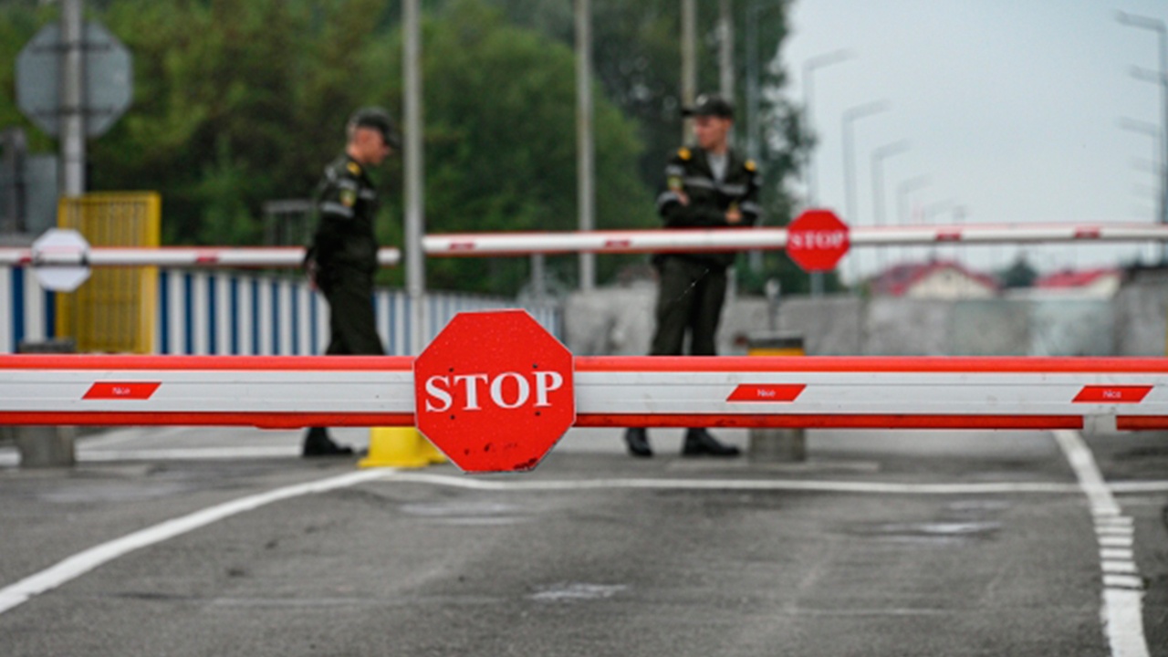 На границе России и Казахстана закрыли пункт пропуска из-за разлива реки