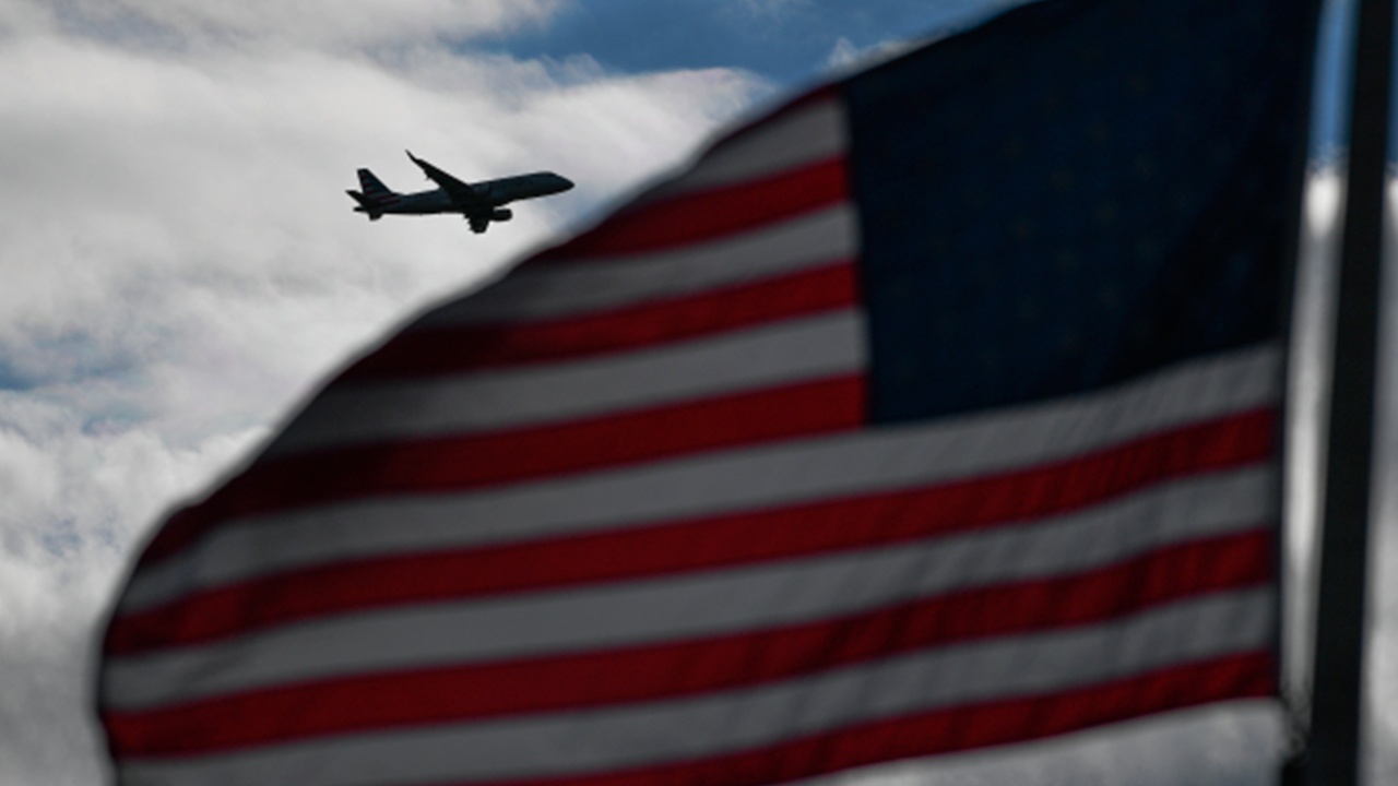 Дрон пролетел вблизи самолета Трампа в аэропорту Палм-Бич