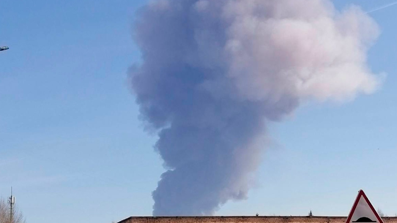 При взрыве в Нижнекамске один человек погиб, 50 пострадали