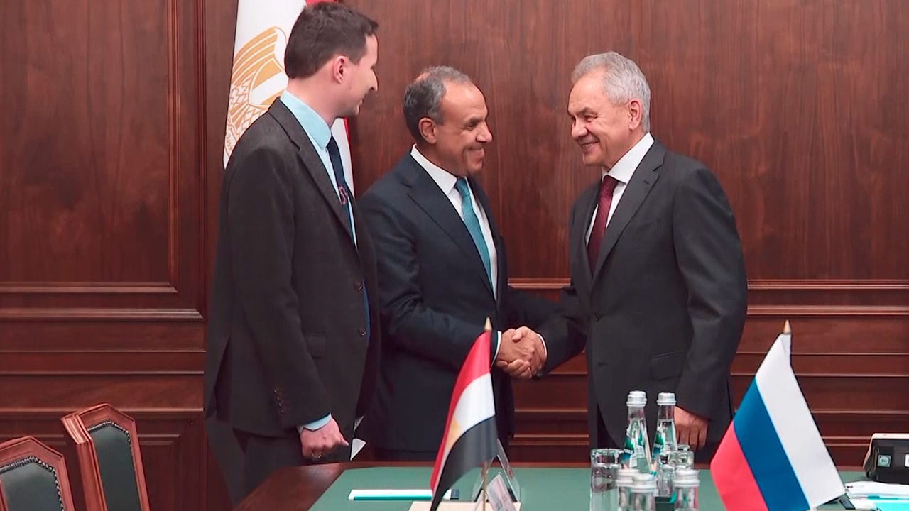 Шойгу обсудил ситуацию вокруг Ирана с главой МИД Египта