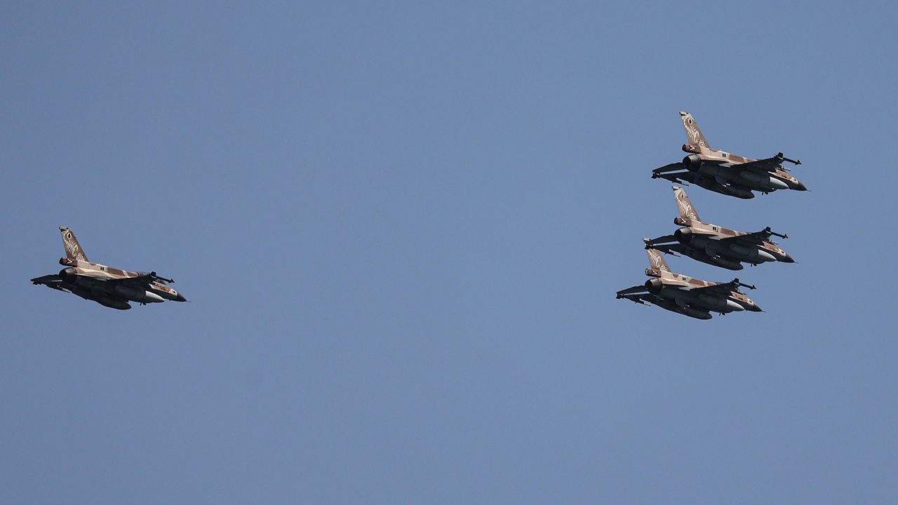 Истребители ВВС Израиля спровоцировали панику среди жителей Бейрута