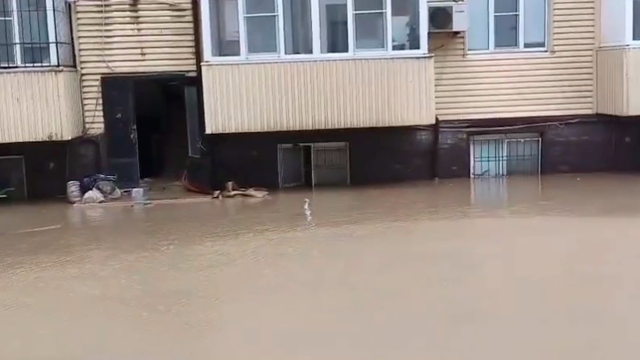 Из-за сильных дождей в городах Дагестана вновь началось подтопление