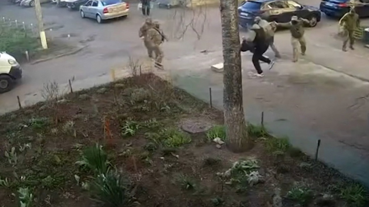 Бизнес на костях: как рядовые «людоловы» из ТЦК зарабатывают сотни тысяч долларов в год