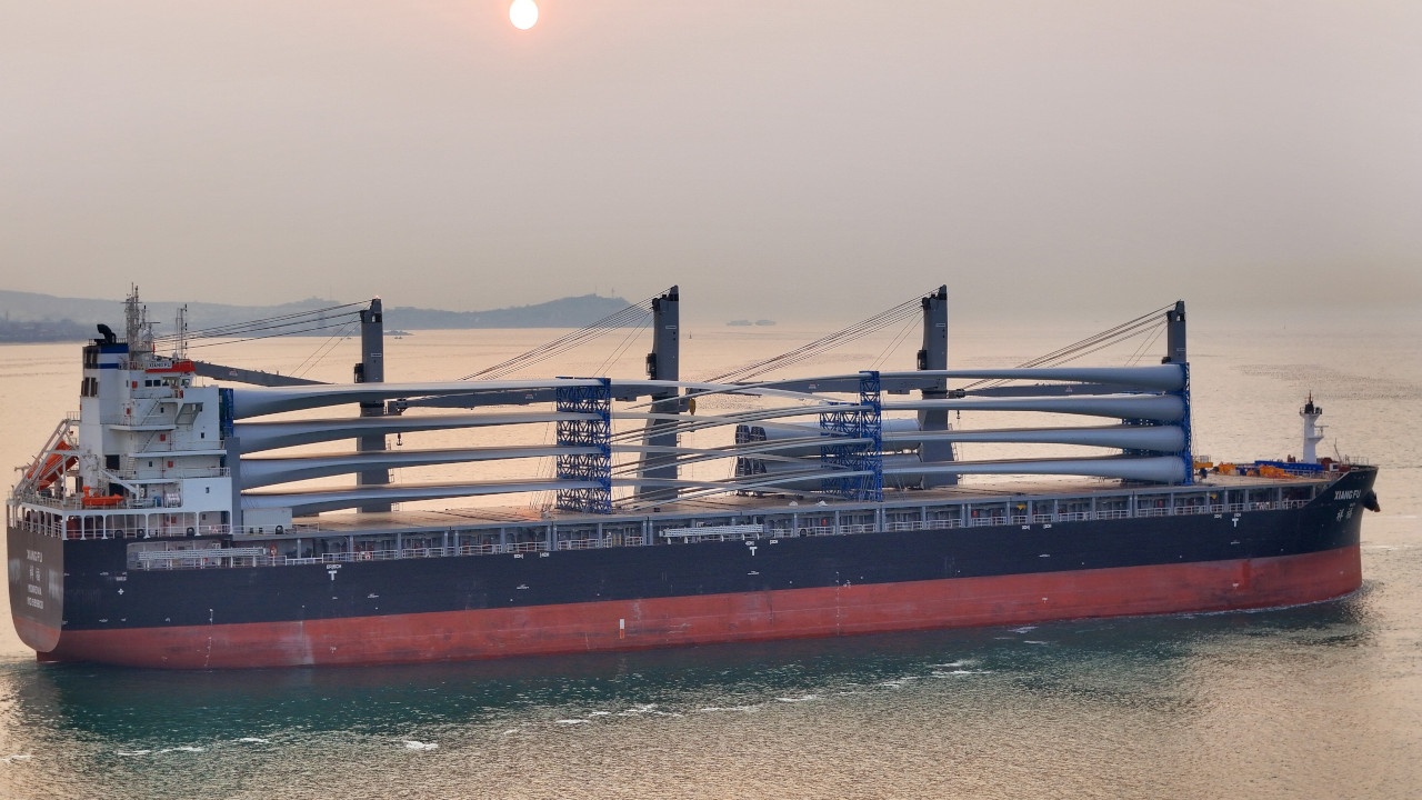 Fars: за сутки через Ормузский пролив прошли 15 судов