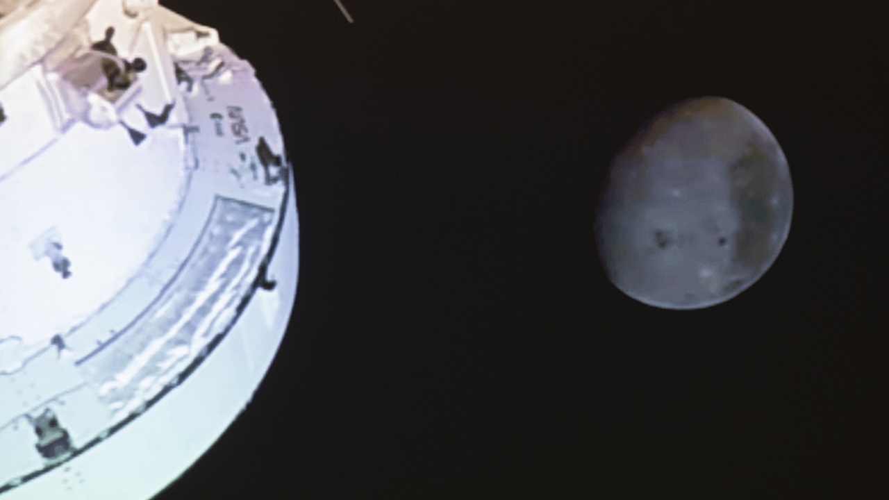 Астронавты лунной миссии Artemis II на 40 минут потеряли связь с Землей