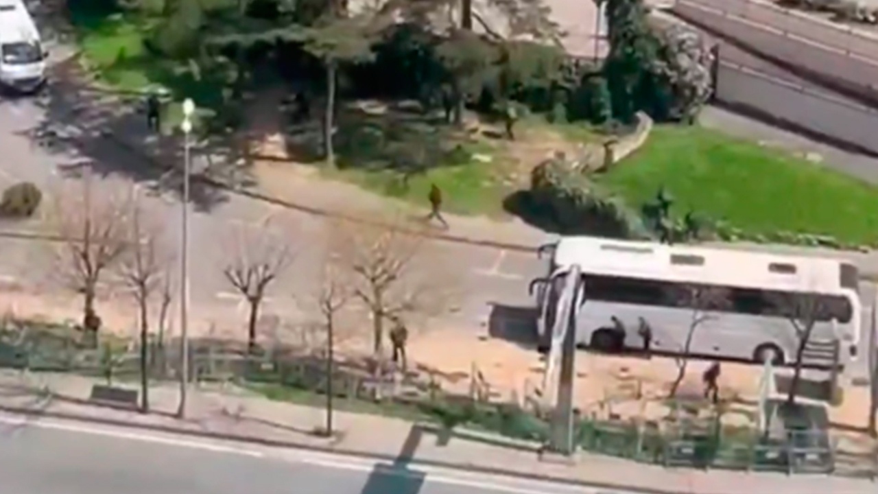 Вооруженные люди вступили в перестрелку у консульства Израиля в Стамбуле