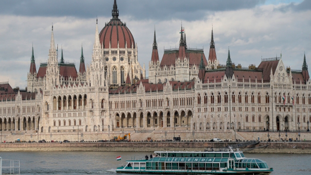 Вэнс: США известно о попытках влияния Киева на американские и венгерские выборы