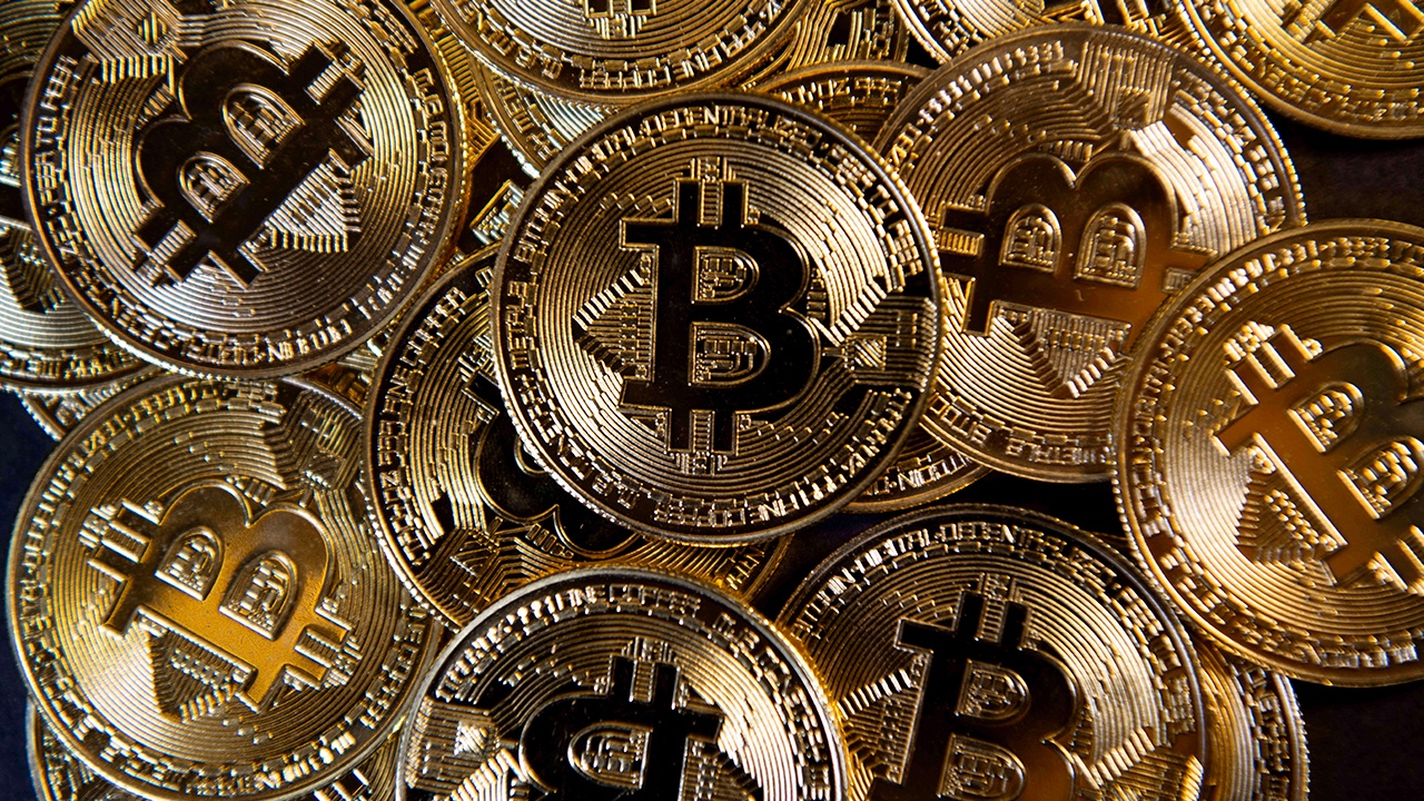 NYT назвала настоящее имя создателя биткоина