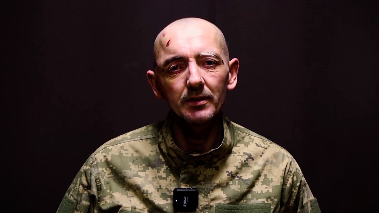 Пленный рассказал, что его командир-националист побежал сдаваться первым