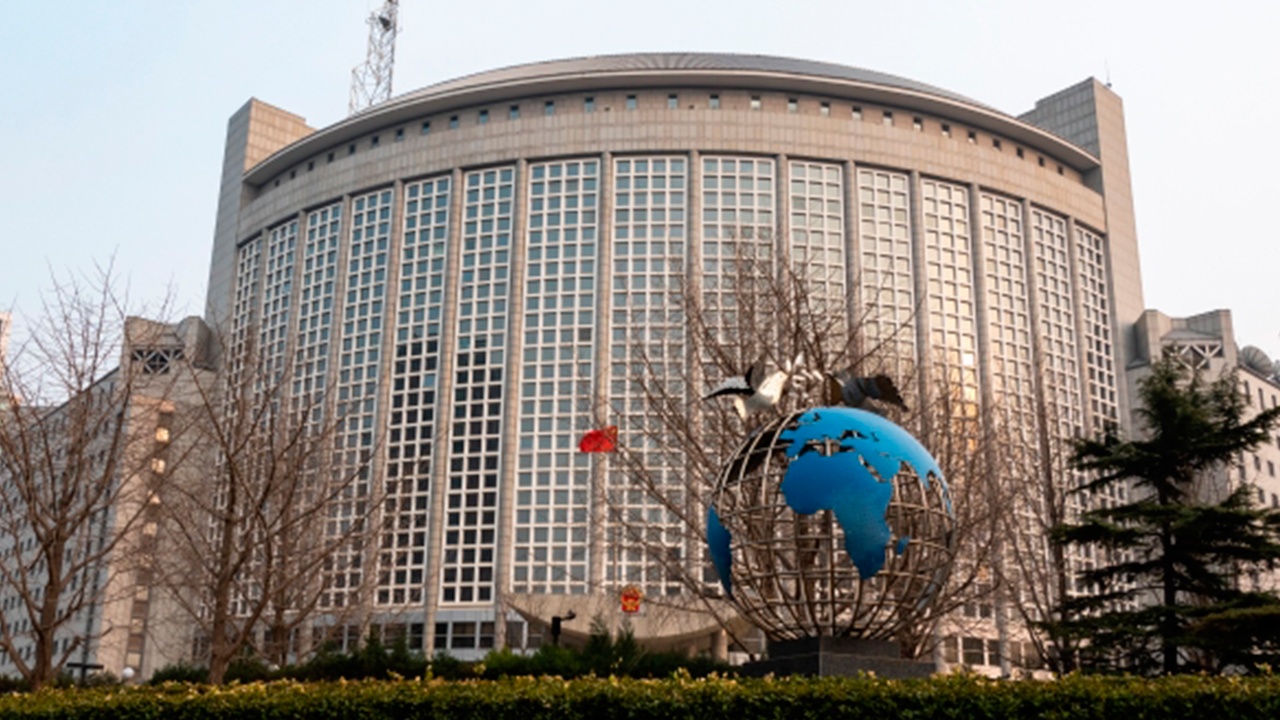 AP: Китай убеждал Иран согласиться на прекращение огня  