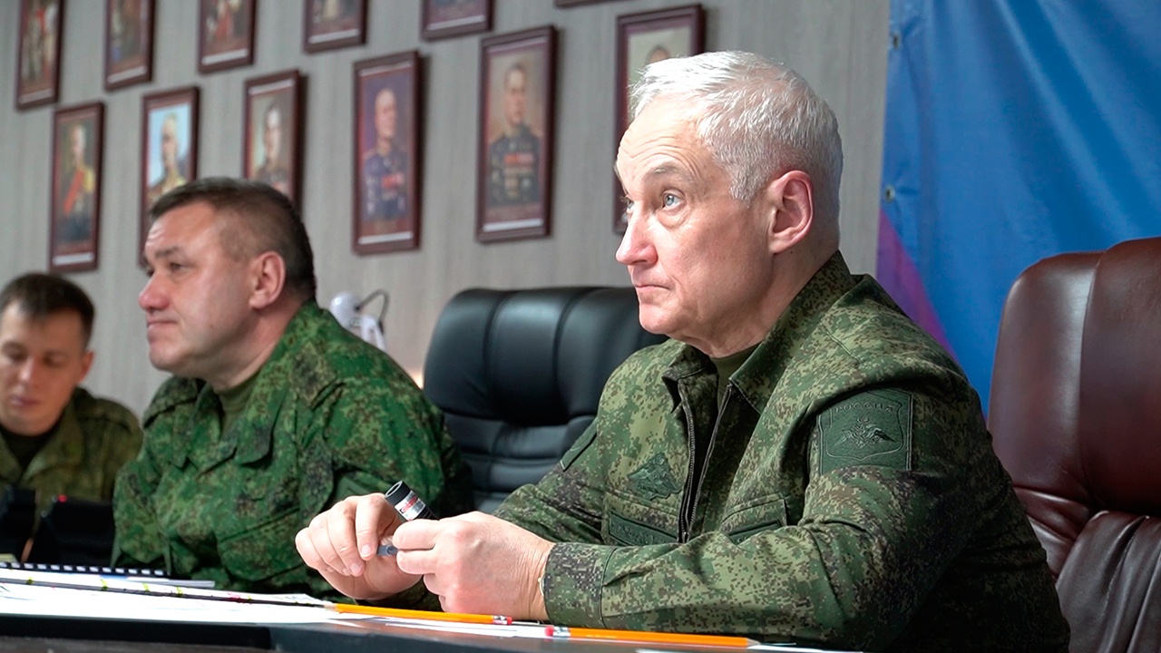 Белоусов проинспектировал группировку войск «Центр»