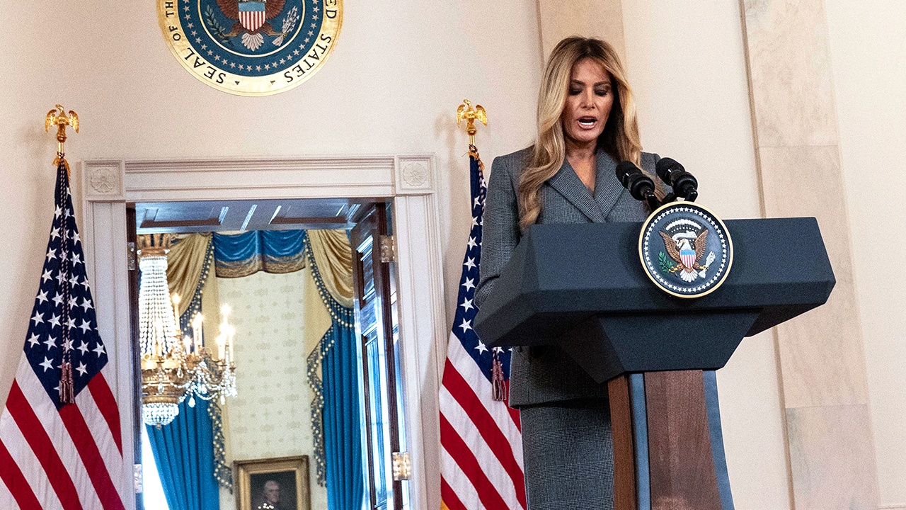 Мелания Трамп опровергла все обвинения в связях с Эпштейном