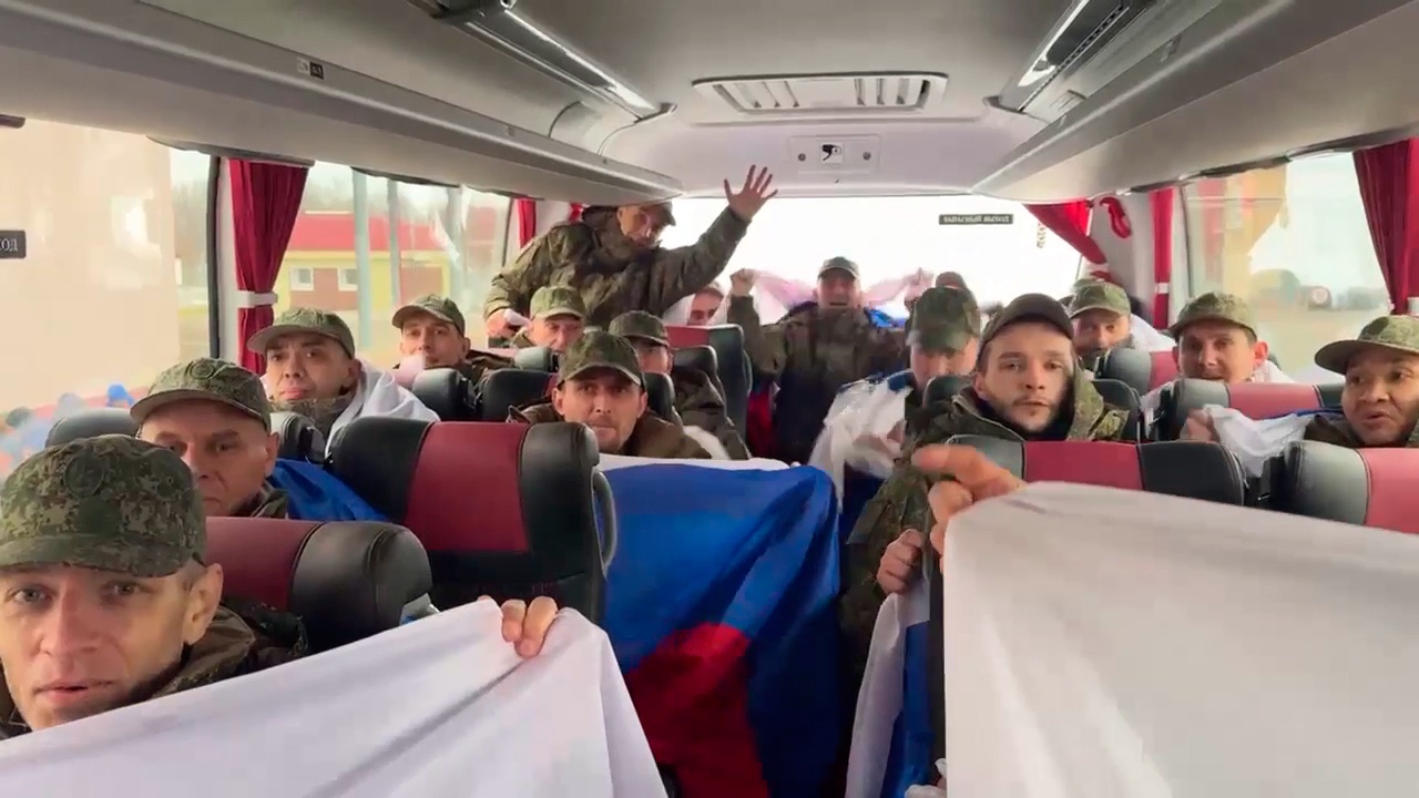 Минобороны России сообщило о возвращении из плена 175 военнослужащих