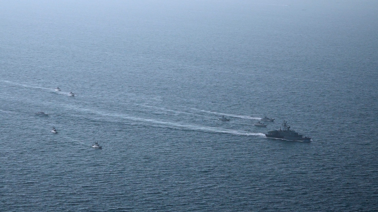 Press TV: Иран не позволил двум эсминцам США пройти в Ормузский пролив